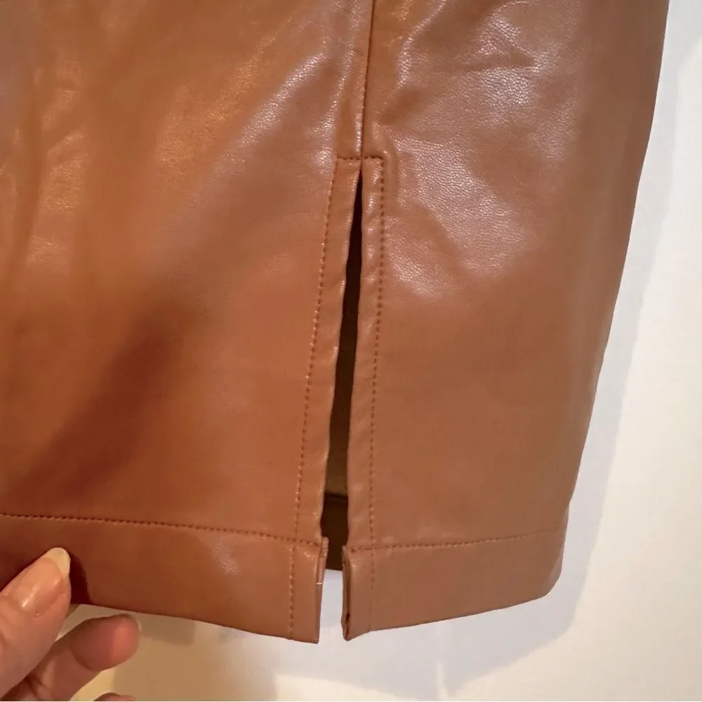 Mable Faux Leather Vegan Camel Mini Skirt Women's Size‎ Large Front Slit NWT